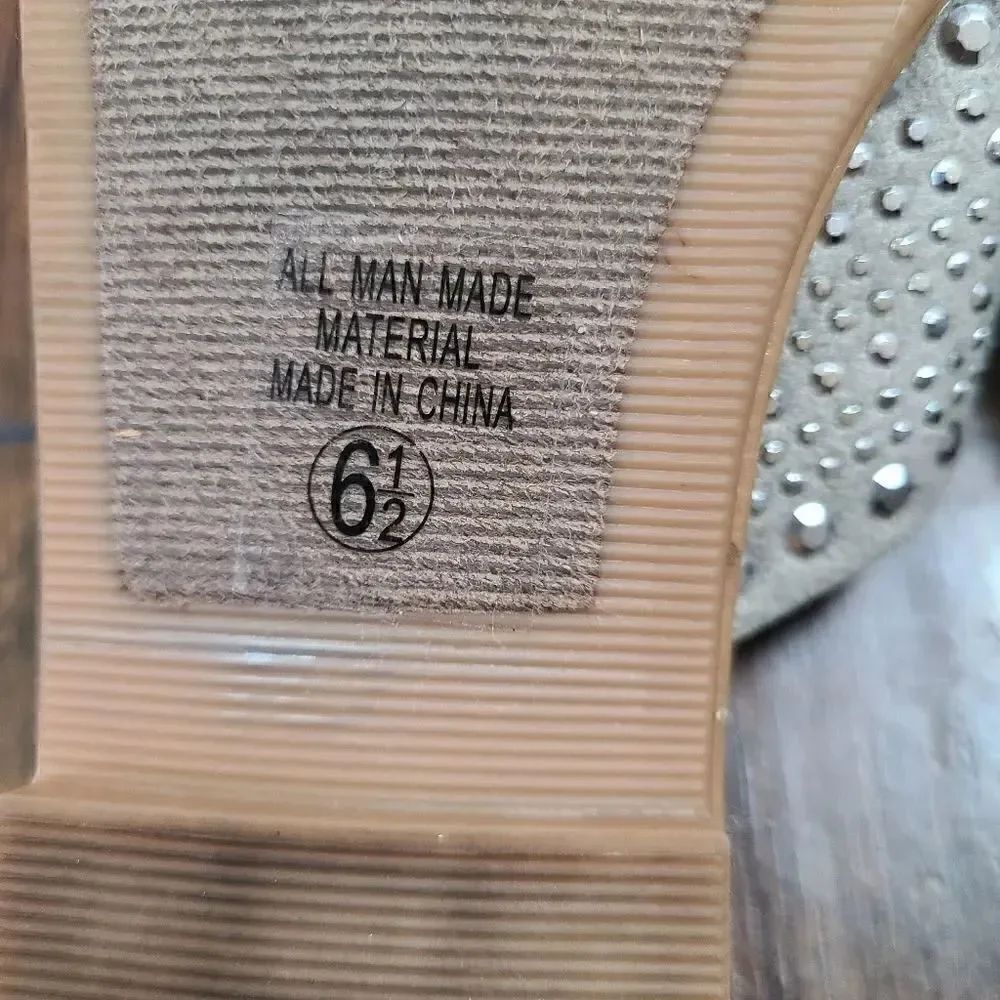 NWT
City Classified Sandals - Picture 6 of 7